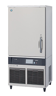 ブラストチラーは、マイナス40℃程度の冷気を利用し、食材を急速に冷却することができる機械です。